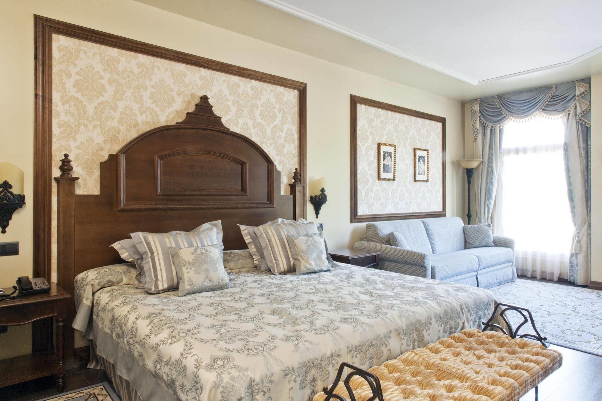 סאלו Portaventura Hotel Lucy'S Mansion - Includes Unlimited Access & Express Wristband To Portaventura Park & Ferrari Land מראה חיצוני תמונה